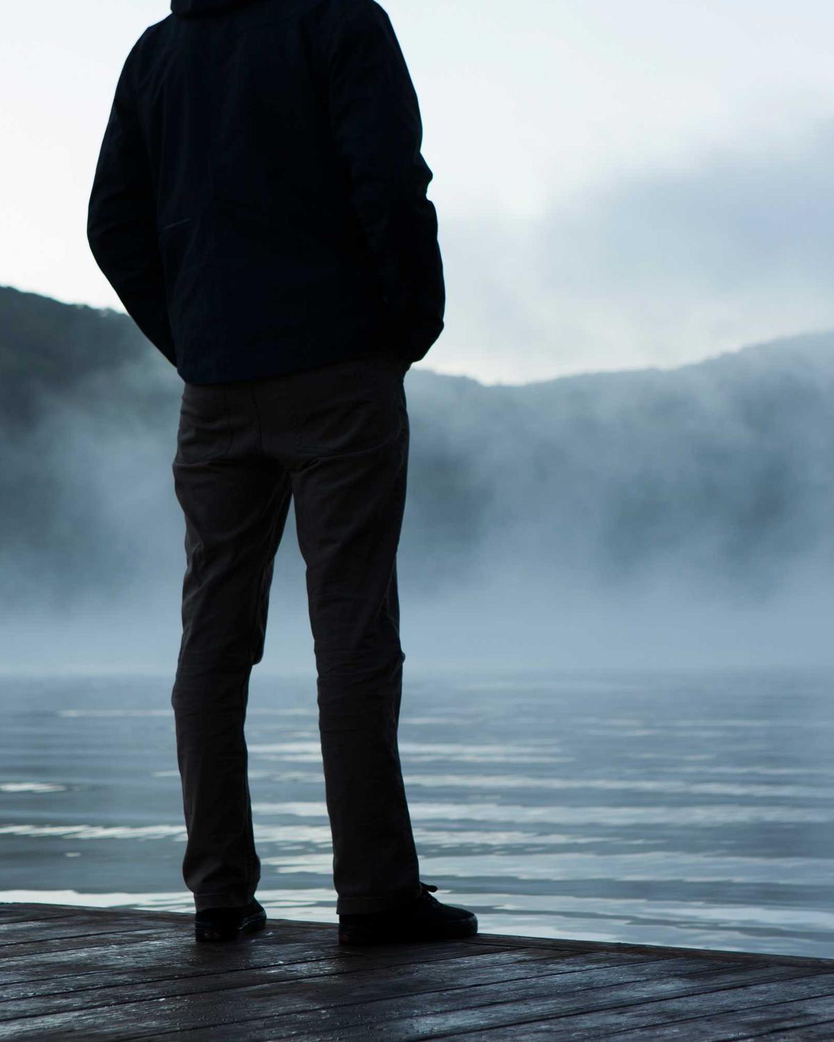 Uçurumun Kenarında — 1 Görsel