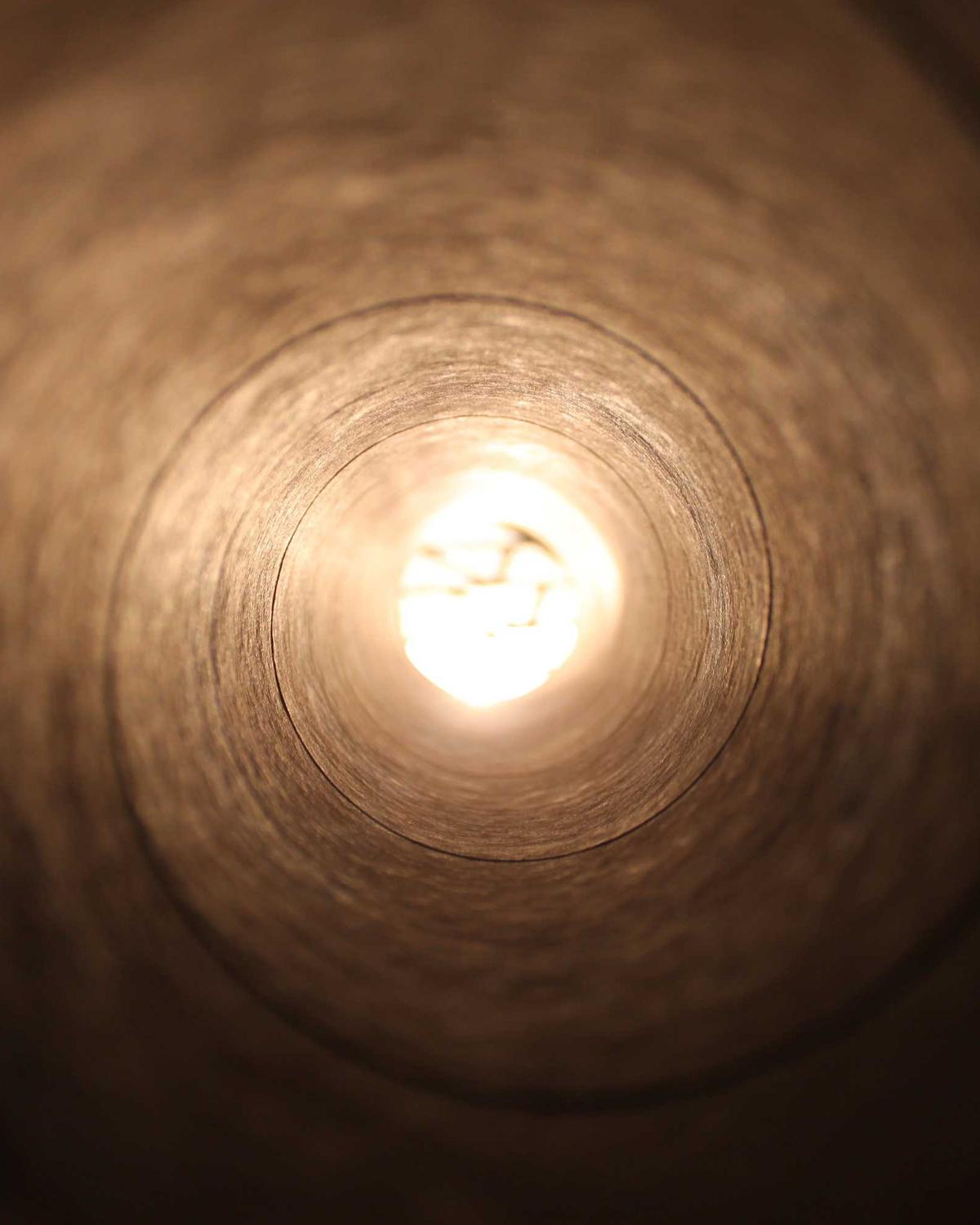 Uçurumun Kenarında — 2 Görsel