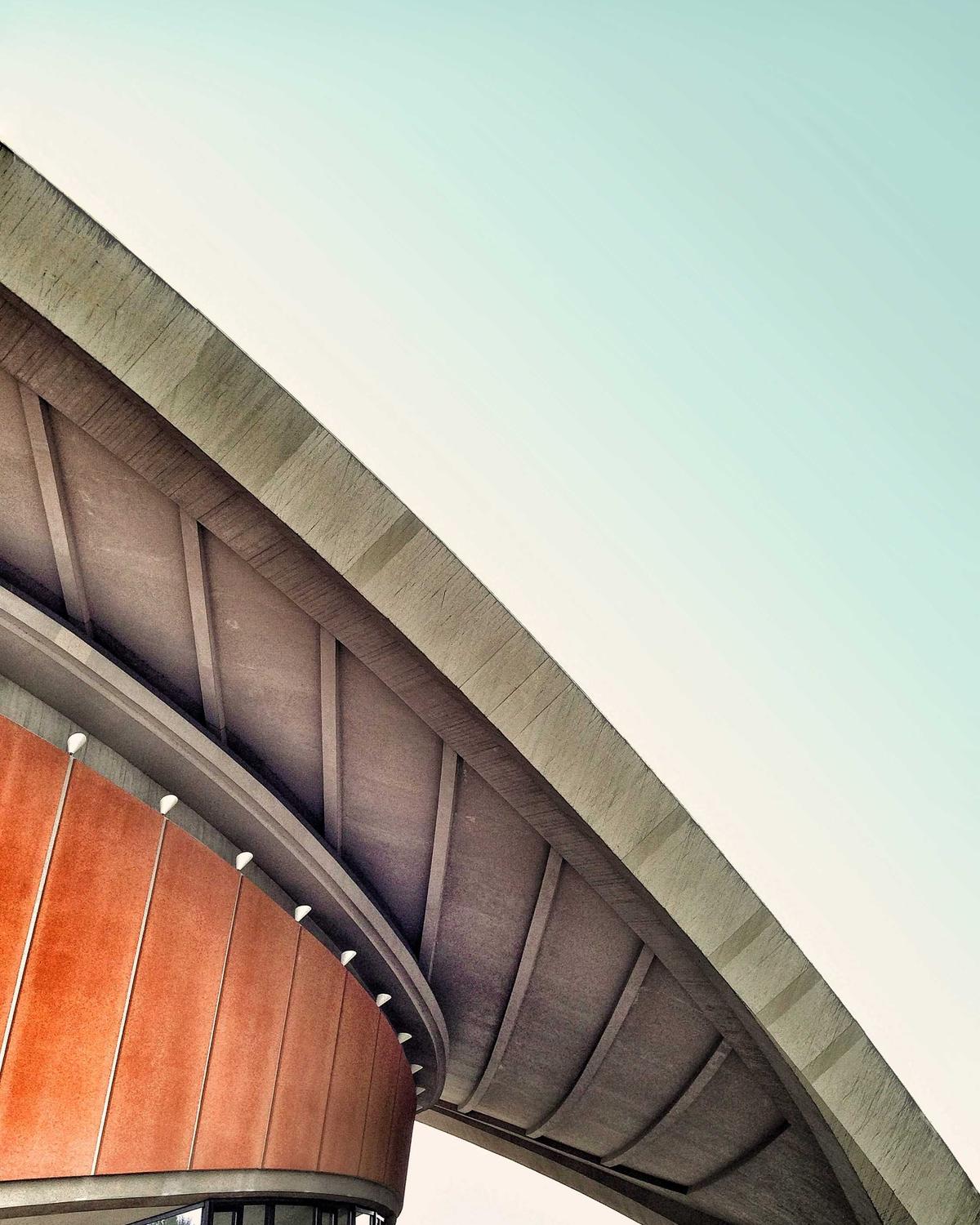 Uçurumun Kenarında — 4 Görsel